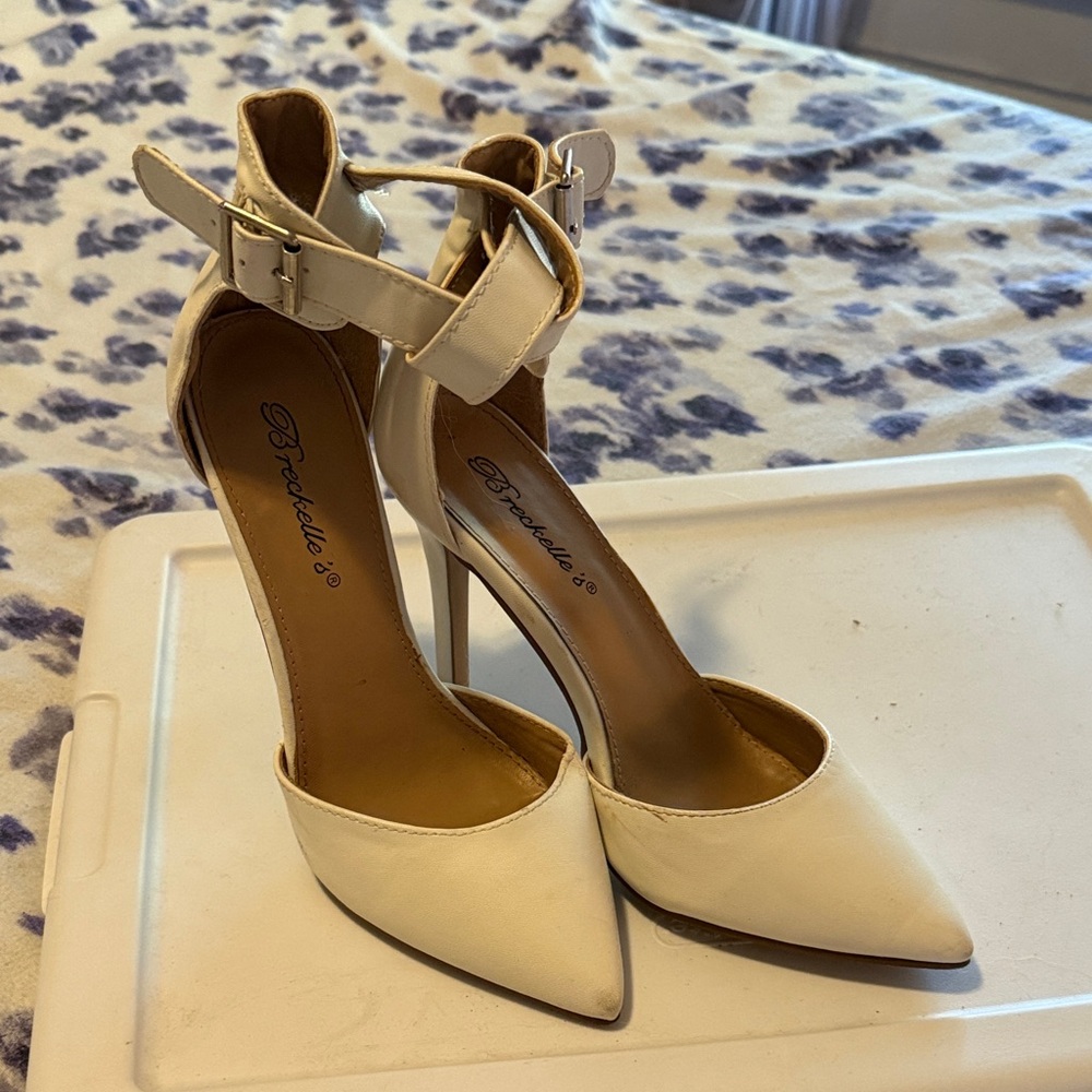 Breckelles Cream Ankle Strap Heels